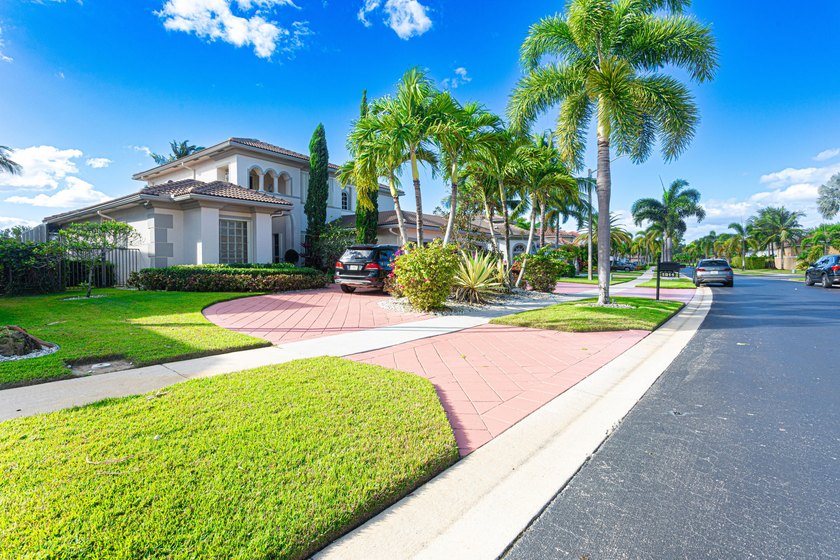 Beautiful two-story home located in The Estates at Madison Green - photo 4