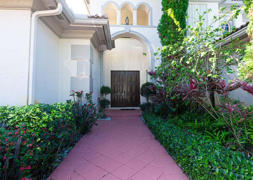 Beautiful two-story home located in The Estates at Madison Green - photo 5
