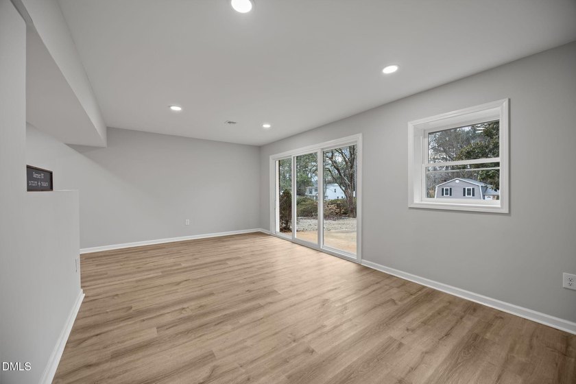 Thought you could not find a 5 bedroom home with a great - photo 12