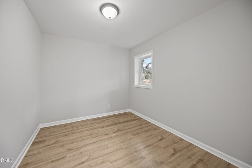 Thought you could not find a 5 bedroom home with a great - photo 25