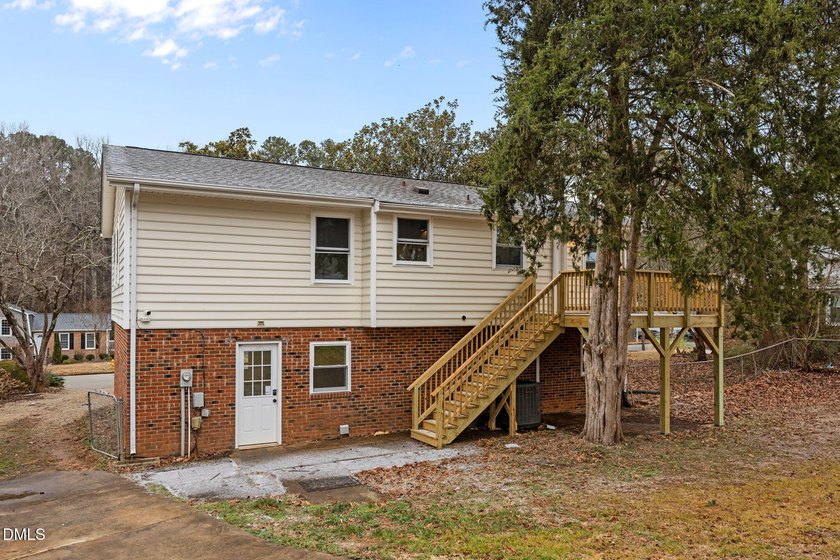 Thought you could not find a 5 bedroom home with a great - photo 27