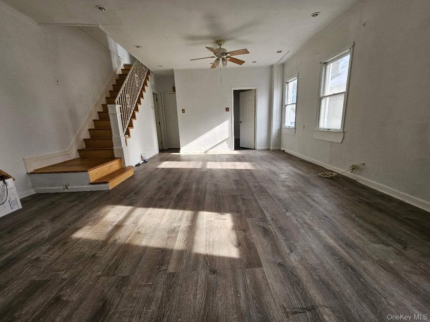 Well-maintained single-family home in the Bronx with R4 zoning - photo 9