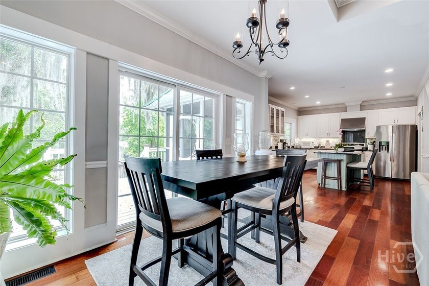 Tucked beneath swaying oaks and draped in coastal charm, 3120 - photo 14