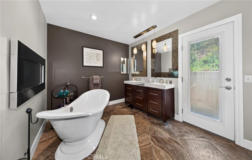 645 Los Altos - photo 17