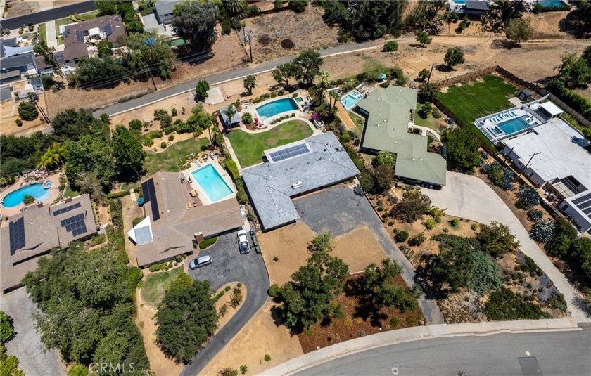 645 Los Altos - photo 40
