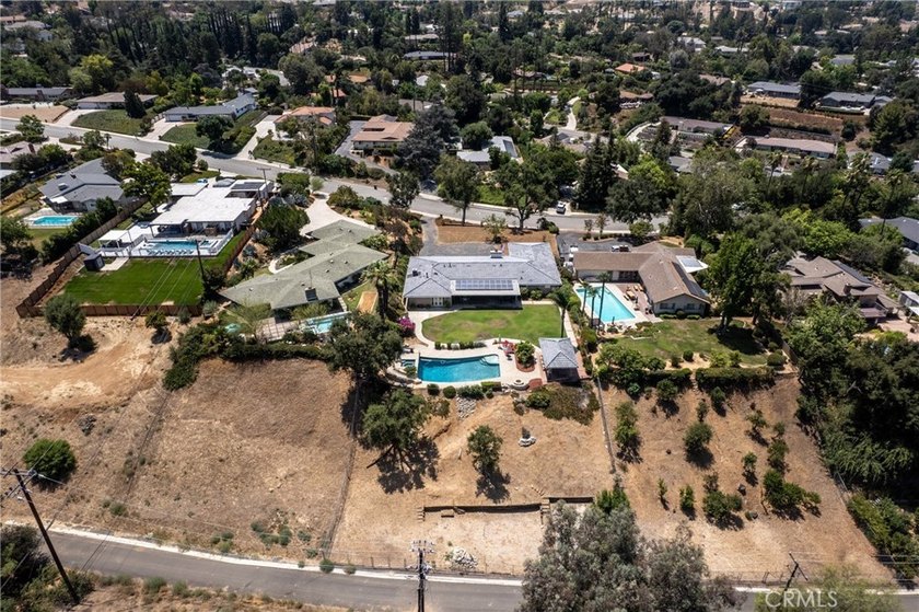 645 Los Altos - photo 42