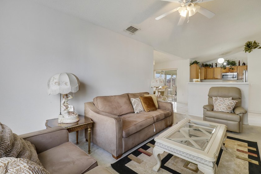 Beautiful 4-bedroom, 2-bath home located in the desirable - photo 12