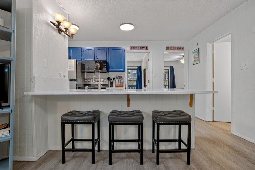 Location, Location, Location! This stylish second-floor - photo 12