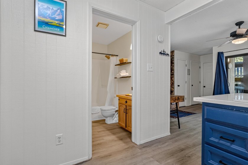 Location, Location, Location! This stylish second-floor - photo 17
