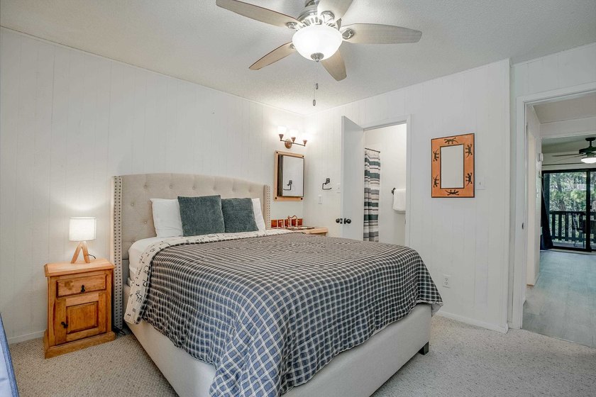 Location, Location, Location! This stylish second-floor - photo 20