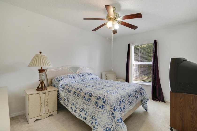 Beautiful 4-bedroom, 2-bath home located in the desirable - photo 22