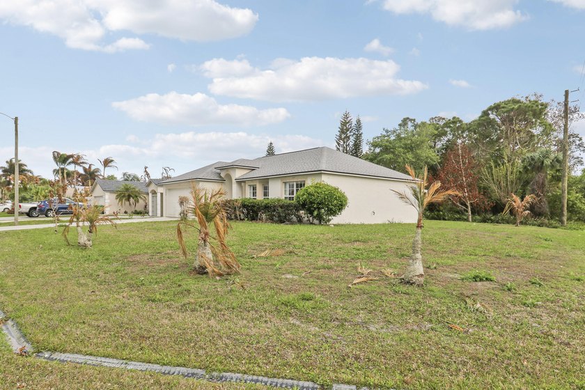 Beautiful 4-bedroom, 2-bath home located in the desirable - photo 25