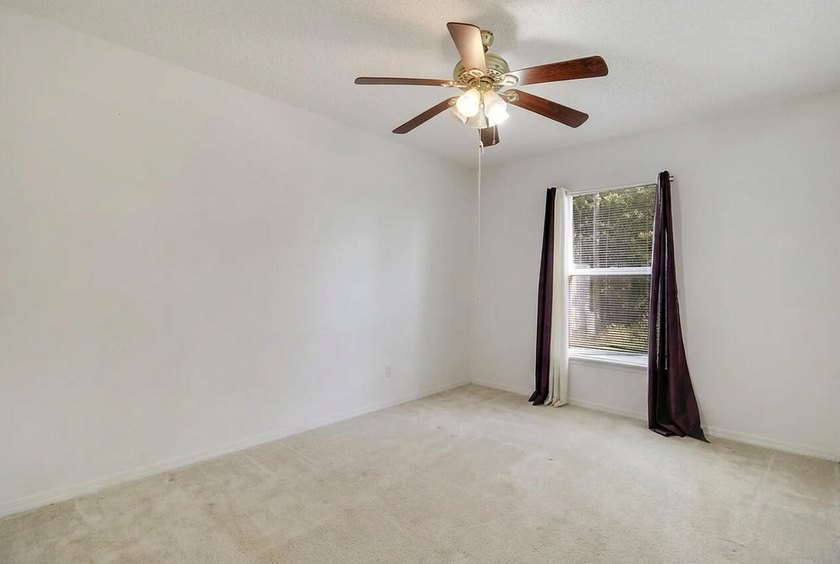 Beautiful 4-bedroom, 2-bath home located in the desirable - photo 30