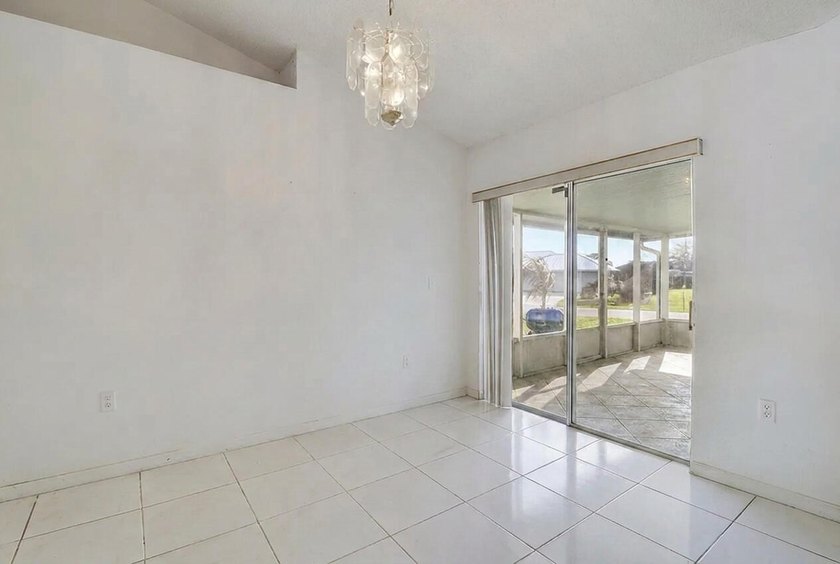Beautiful 4-bedroom, 2-bath home located in the desirable - photo 32