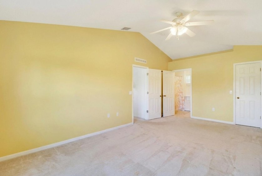 Beautiful 4-bedroom, 2-bath home located in the desirable - photo 42