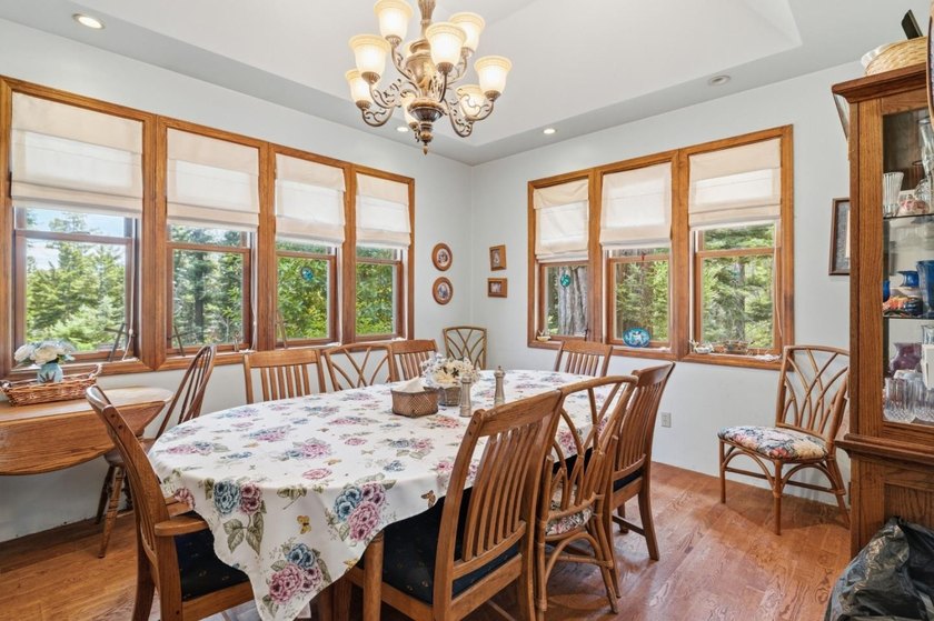 First time on the market, this bespoke 3 bed/3.5 bath modern - photo 8