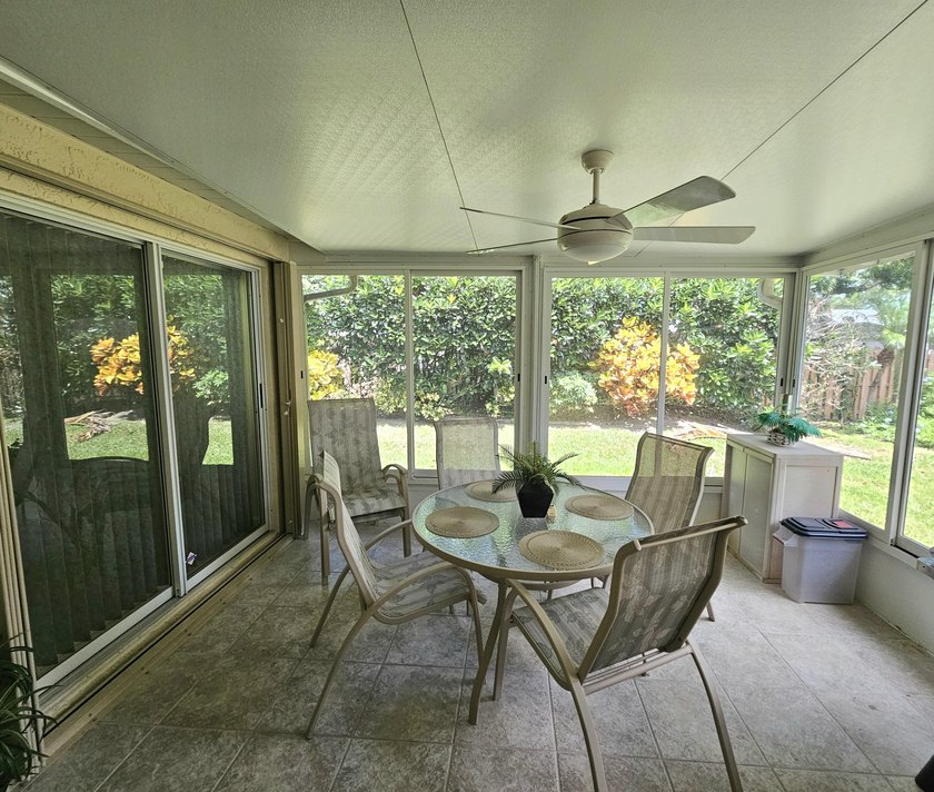 Welcome to this charming villa in the Gardens of St Lucie - photo 5