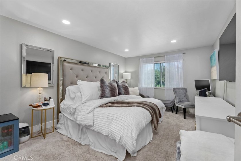 Beautifully remodeled residence at Ocean Fairways Condominiums - photo 18