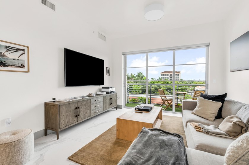 Rarely available and the best value in the building, this - photo 5