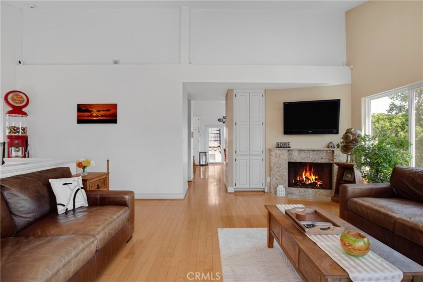 Perched high on a corner lot in Manhattan Beach's desirable Sand - photo 9