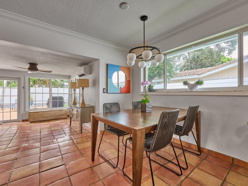 Welcome to your charming and bright Royal Oak Hills home in Boca - photo 20