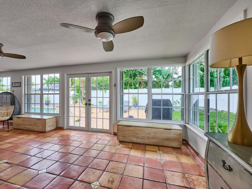 Welcome to your charming and bright Royal Oak Hills home in Boca - photo 30