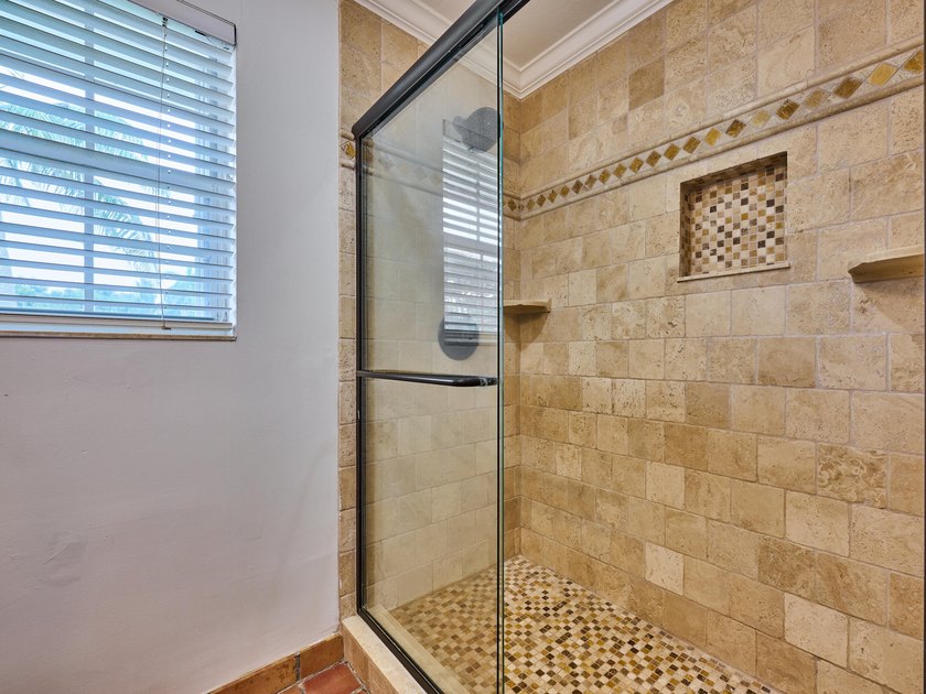 Welcome to your charming and bright Royal Oak Hills home in Boca - photo 39