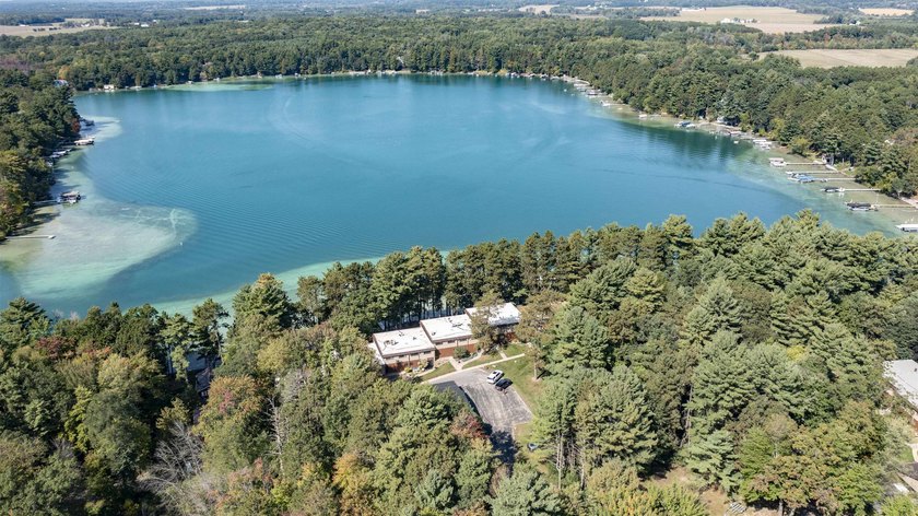 Dream location on the Waupaca Chain O' Lakes! Renovated Wingspan - photo 15
