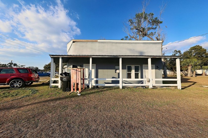 Turnkey 8-Unit Apartment Complex - 100% Occupied - Excellent - photo 5