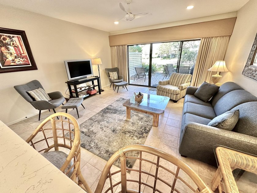 This beautiful Beachwalk Villa is being sold fully furnished and - photo 16