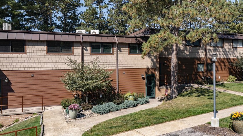 Dream location on the Waupaca Chain O' Lakes! Renovated Wingspan - photo 17