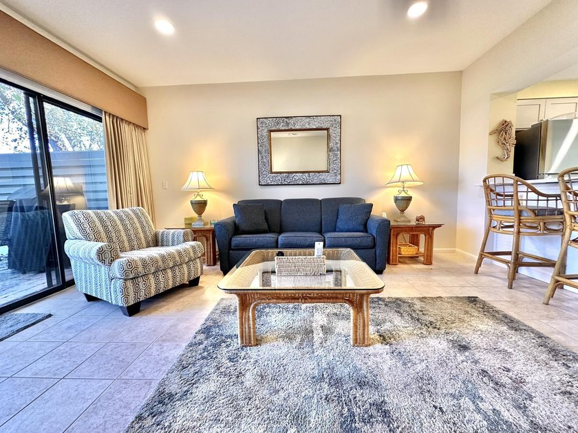 This beautiful Beachwalk Villa is being sold fully furnished and - photo 18