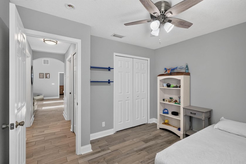So much to enjoy in this move-in ready 3 Bedroom, 2 Bath, 2 Car - photo 19