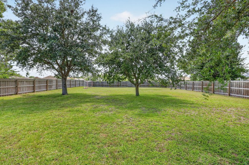 So much to enjoy in this move-in ready 3 Bedroom, 2 Bath, 2 Car - photo 28