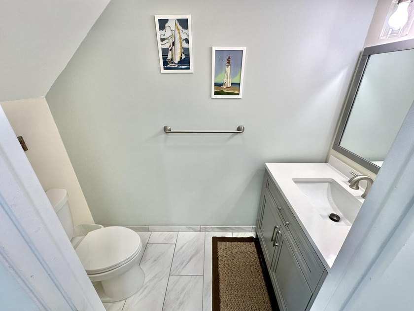 This beautiful Beachwalk Villa is being sold fully furnished and - photo 31