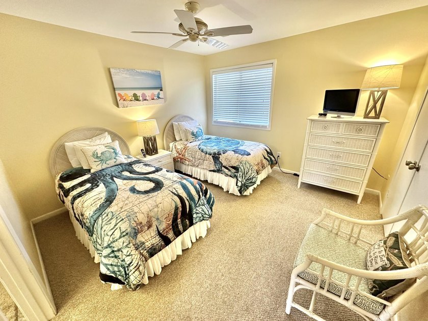 This beautiful Beachwalk Villa is being sold fully furnished and - photo 33