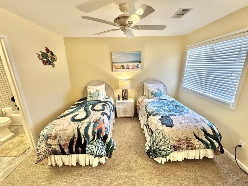This beautiful Beachwalk Villa is being sold fully furnished and - photo 34