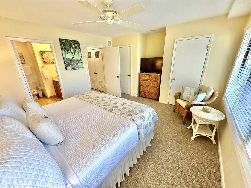 This beautiful Beachwalk Villa is being sold fully furnished and - photo 42