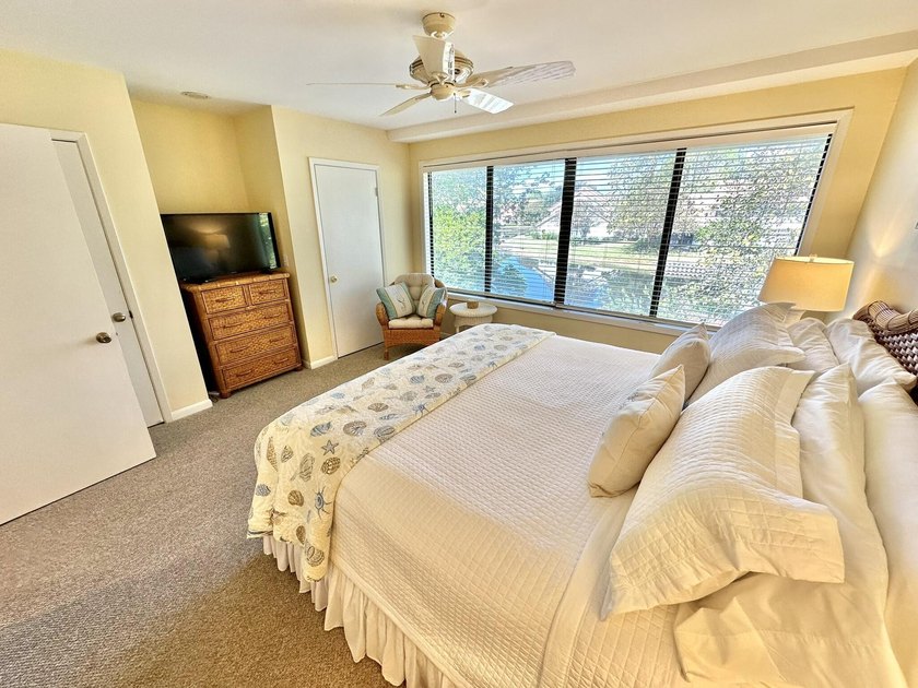 This beautiful Beachwalk Villa is being sold fully furnished and - photo 43