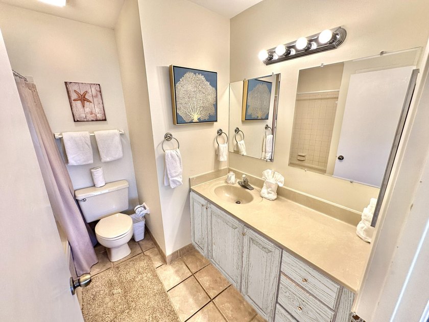 This beautiful Beachwalk Villa is being sold fully furnished and - photo 44