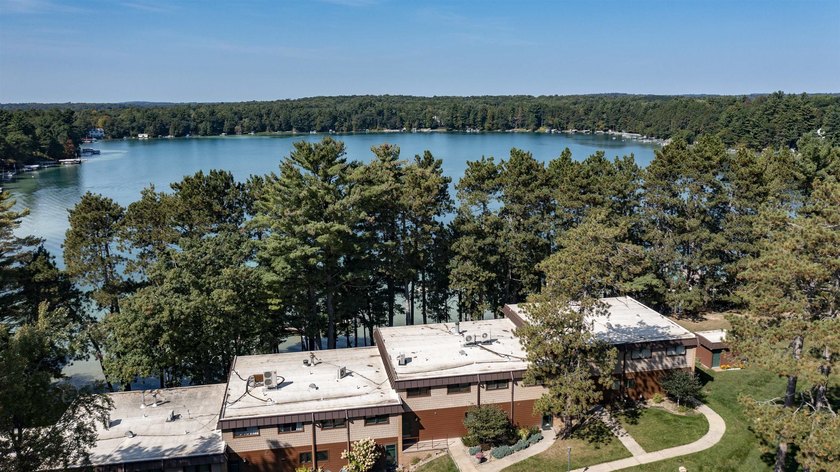 Dream location on the Waupaca Chain O' Lakes! Renovated Wingspan - photo 47
