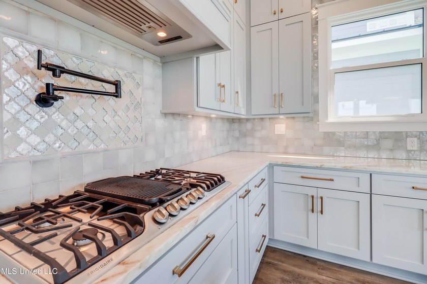 TRUE GULF-FRONT HOME | PANORAMIC WATER VIEWS | LOW-MAINTENANCE - photo 8