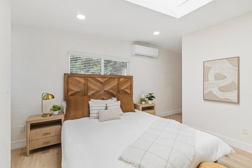 Rare opportunity to own a fully remodeled property in the heart - photo 23