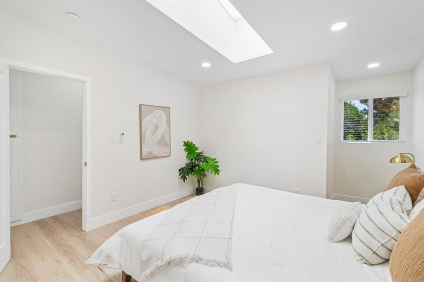 Rare opportunity to own a fully remodeled property in the heart - photo 25