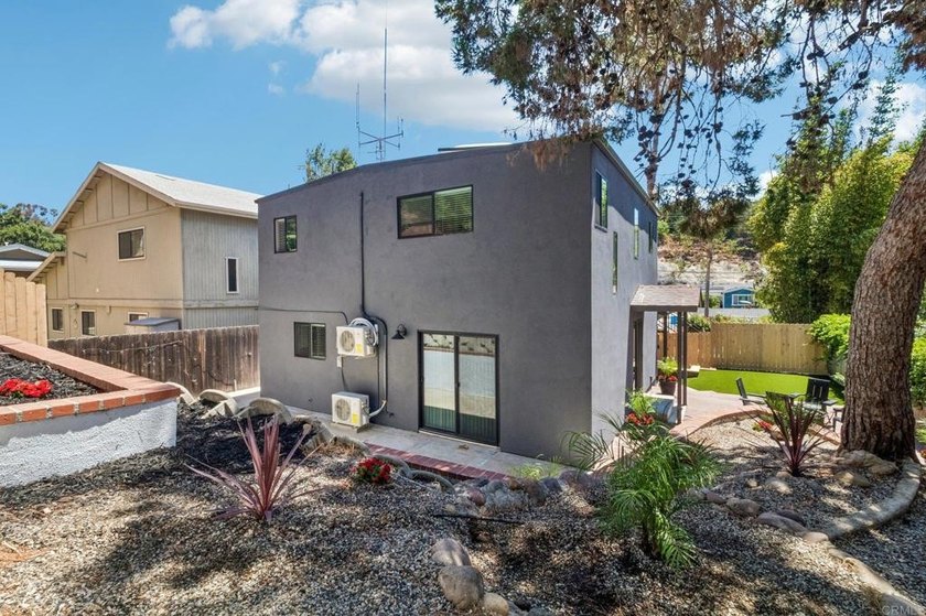 Rare opportunity to own a fully remodeled property in the heart - photo 33