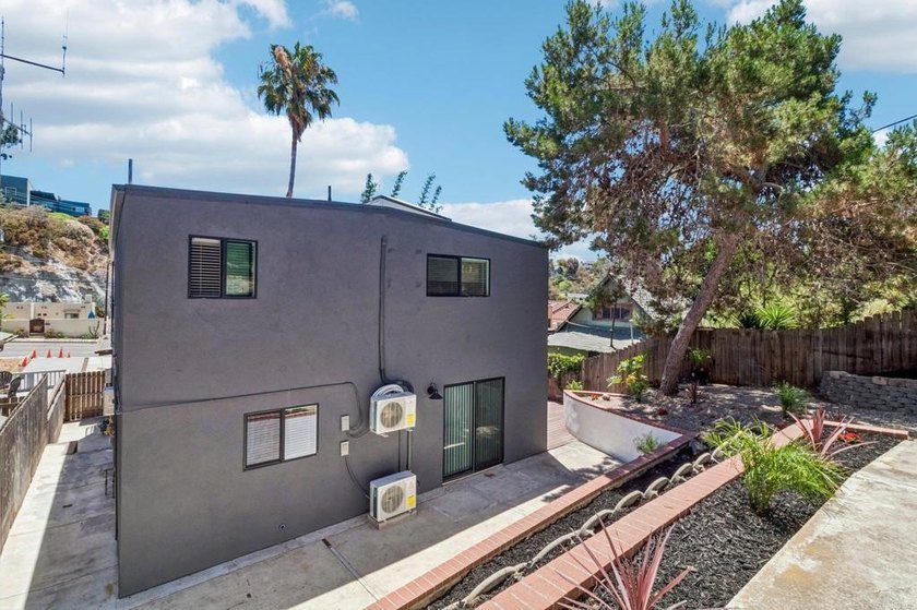 Rare opportunity to own a fully remodeled property in the heart - photo 34