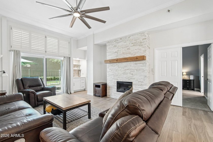 Fully renovated 2-bedroom, 2-bathroom townhouse in sought after - photo 3