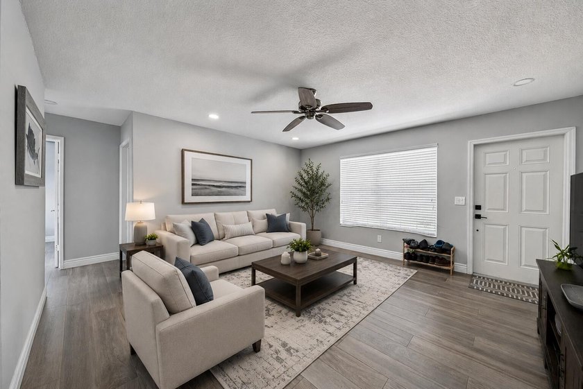 Beautifully updated 2-bedroom, 2-bath home with a versatile - photo 2