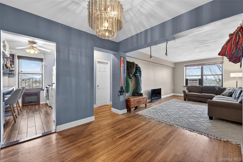 Welcome to Linden Hill. This bright corner one-bedroom co-op - photo 10