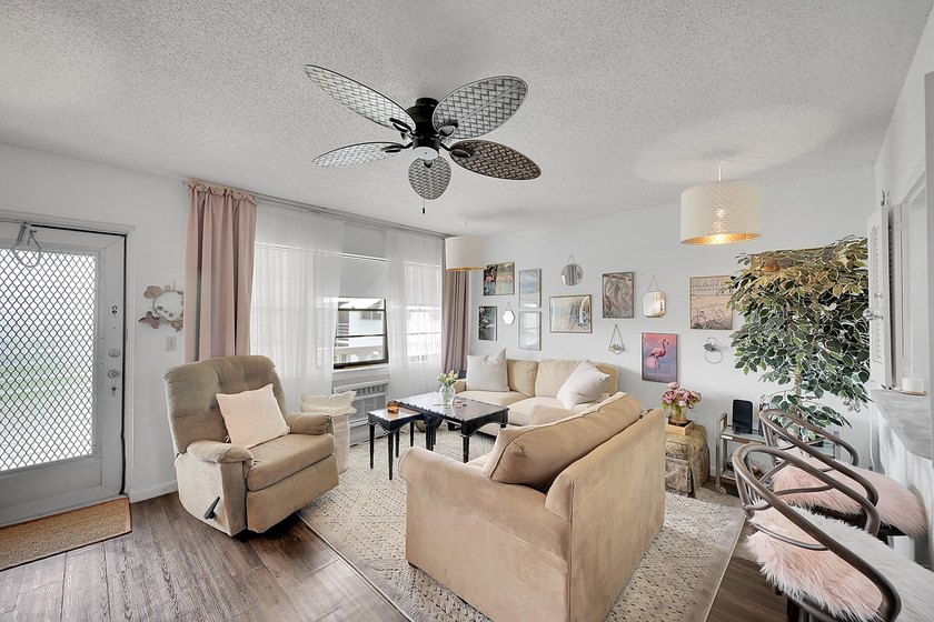 Welcome home to this beautifully furnished 1-bedroom, 1-bath - photo 6